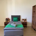 Livemore24 - Space In Wlan - Smart-tv - 24-7 Check-in Und Kueche Oberhausen (North Rhine-Westphalia)