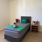 Livemore24 - Space In Wlan - Smart-tv - 24-7 Check-in Und Kueche * Oberhausen (North Rhine-Westphalia)