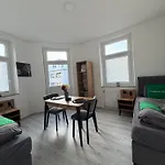 Livemore24 - Space In Wlan - Smart-tv - 24-7 Check-in Und Kueche