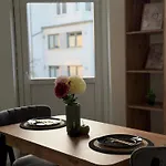 Livemore24 - Space In Wlan - Smart-tv - 24-7 Check-in Und Kueche * Oberhausen (North Rhine-Westphalia)