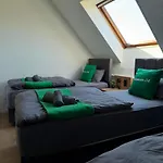 Livemore24 - Space In Wlan - Smart-tv - 24-7 Check-in Und Kueche * Oberhausen (North Rhine-Westphalia)