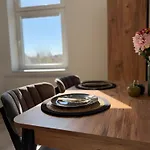 Livemore24 - Space In Wlan - Smart-tv - 24-7 Check-in Und Kueche Apartmán