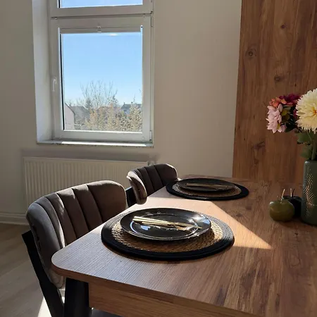 Livemore24 - Space In Wlan - Smart-tv - 24-7 Check-in Und Kueche * Oberhausen (North Rhine-Westphalia)