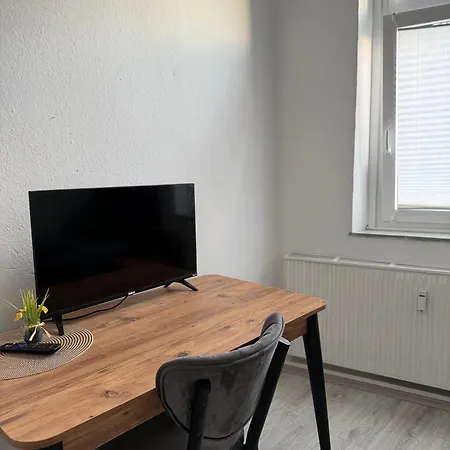 Livemore24 - Space In Wlan - Smart-tv - 24-7 Check-in Und Kueche *