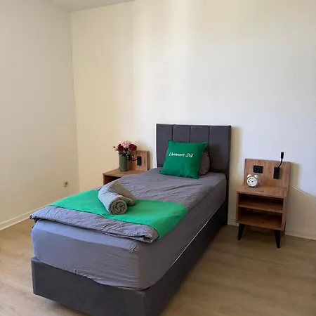 Livemore24 - Space In Wlan - Smart-tv - 24-7 Check-in Und Kueche * Oberhausen (North Rhine-Westphalia)