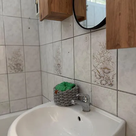 Livemore24 - Space In Wlan - Smart-tv - 24-7 Check-in Und Kueche Apartmán Oberhausen (North Rhine-Westphalia)