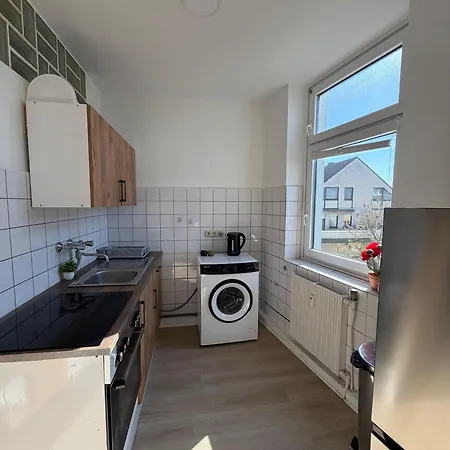 Livemore24 - Space In Wlan - Smart-tv - 24-7 Check-in Und Kueche Oberhausen (North Rhine-Westphalia)