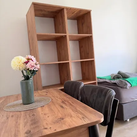 Livemore24 - Space In Wlan - Smart-tv - 24-7 Check-in Und Kueche Apartmán Oberhausen (North Rhine-Westphalia)
