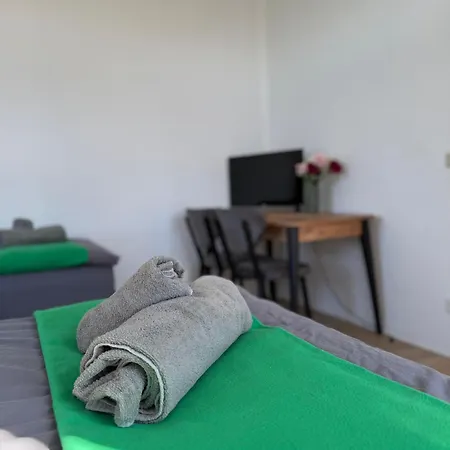 Livemore24 - Space In Wlan - Smart-tv - 24-7 Check-in Und Kueche Apartmán Oberhausen (North Rhine-Westphalia)
