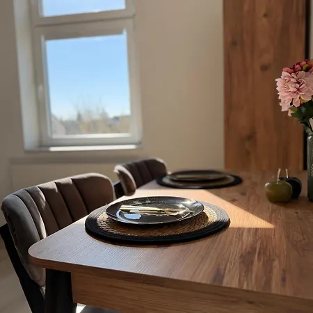 Livemore24 - Space In Wlan - Smart-tv - 24-7 Check-in Und Kueche Apartmán