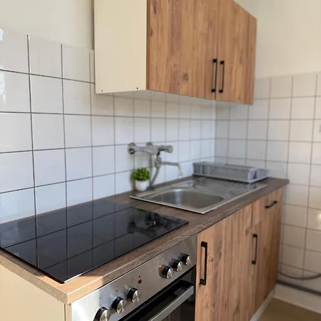 Livemore24 - Space In Wlan - Smart-tv - 24-7 Check-in Und Kueche Oberhausen (North Rhine-Westphalia)