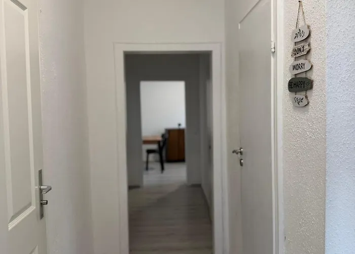 Livemore24 - Space In Wlan - Smart-tv - 24-7 Check-in Und Kueche * Oberhausen (North Rhine-Westphalia)