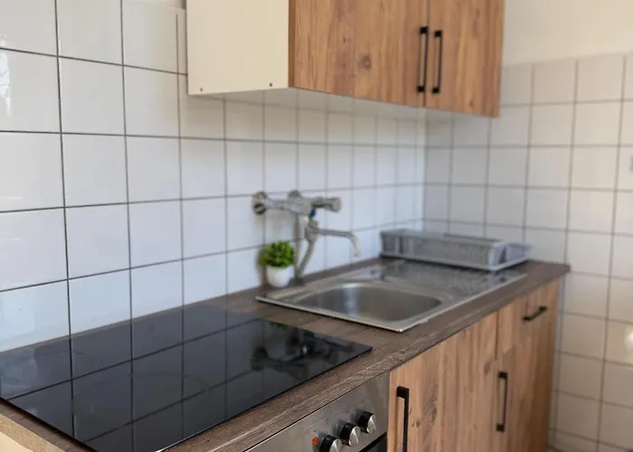 Livemore24 - Space In Wlan - Smart-tv - 24-7 Check-in Und Kueche Oberhausen (North Rhine-Westphalia)